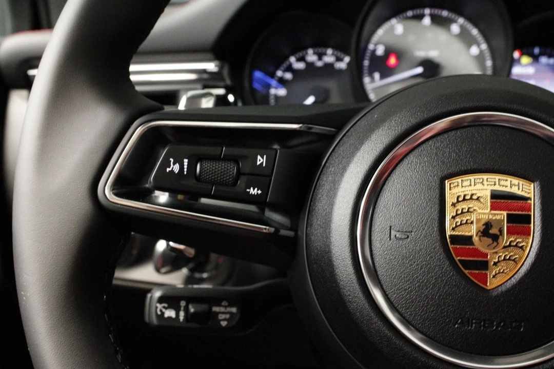 2026 Porsche Macan S - Image 25 of 31