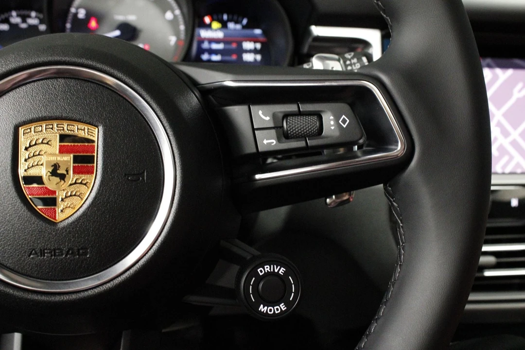 2026 Porsche Macan S - Image 26 of 31