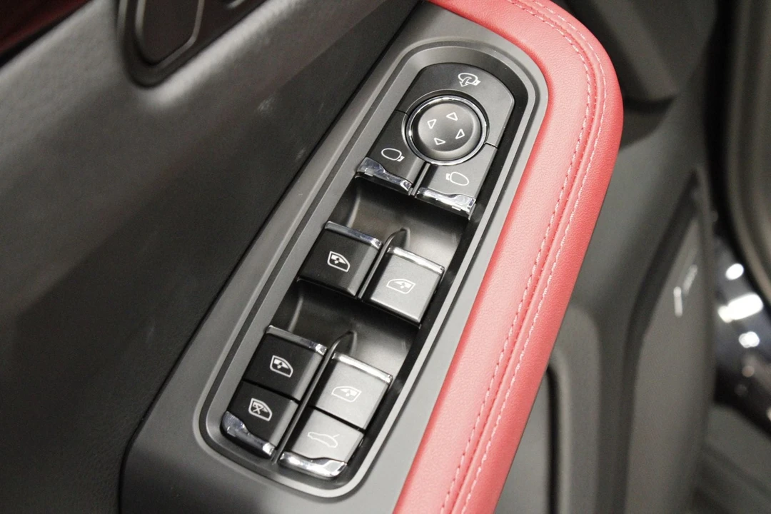 2026 Porsche Macan S - Image 28 of 31