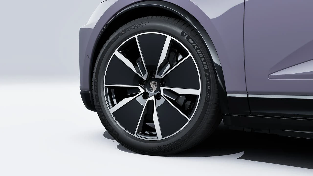 2026 Porsche Macan Electric - Image 10 of 14