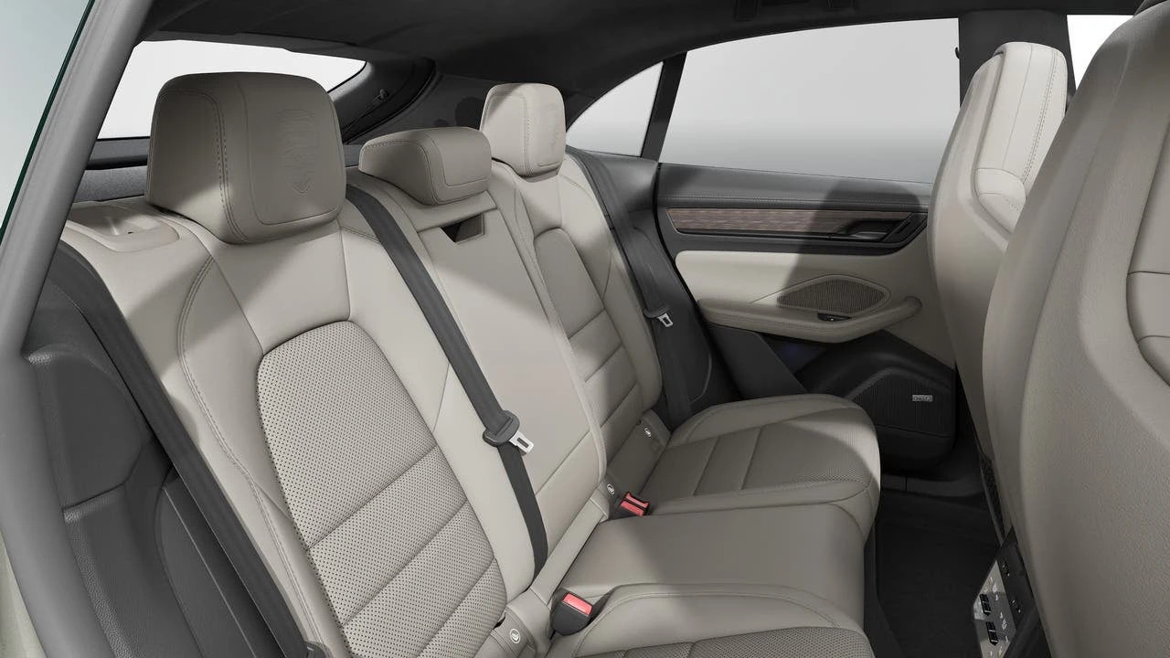 2026 Porsche Macan Electric - Image 13 of 14