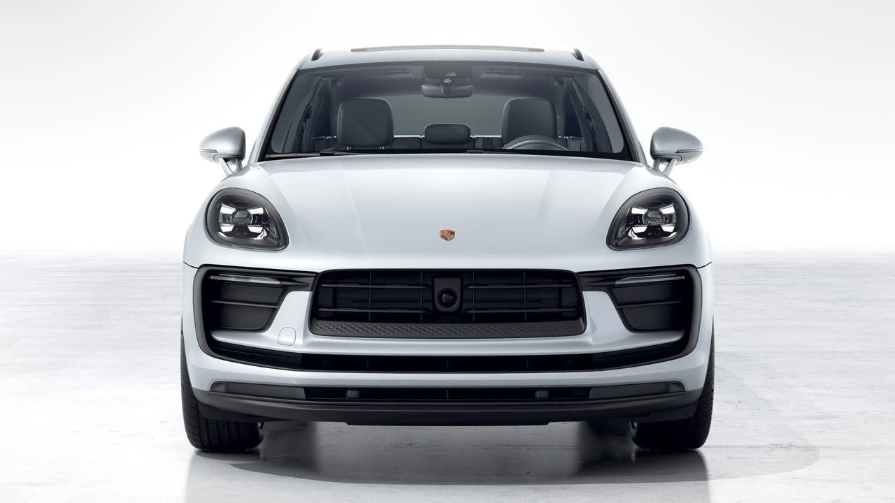 2026 Porsche Macan - Image 8 of 10