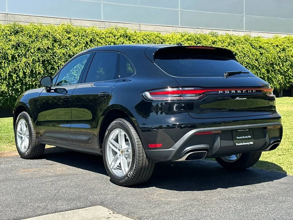 2026 Porsche Macan - Image 3 of 10
