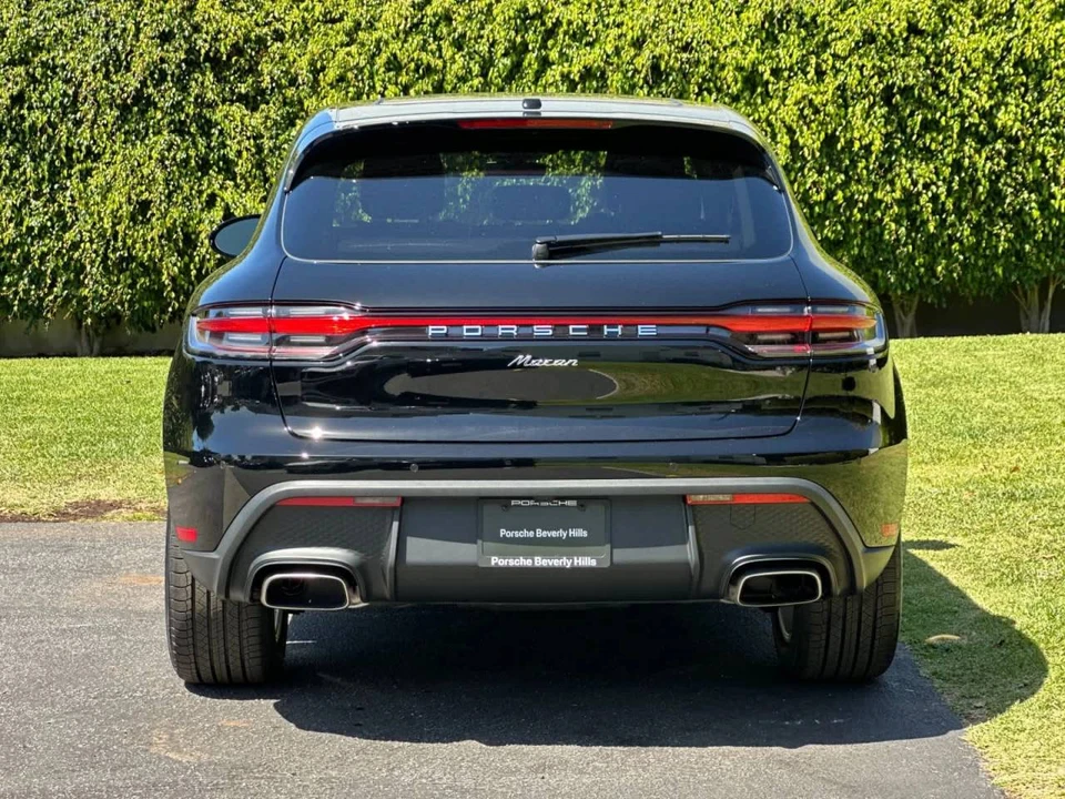 2026 Porsche Macan - Image 7 of 10