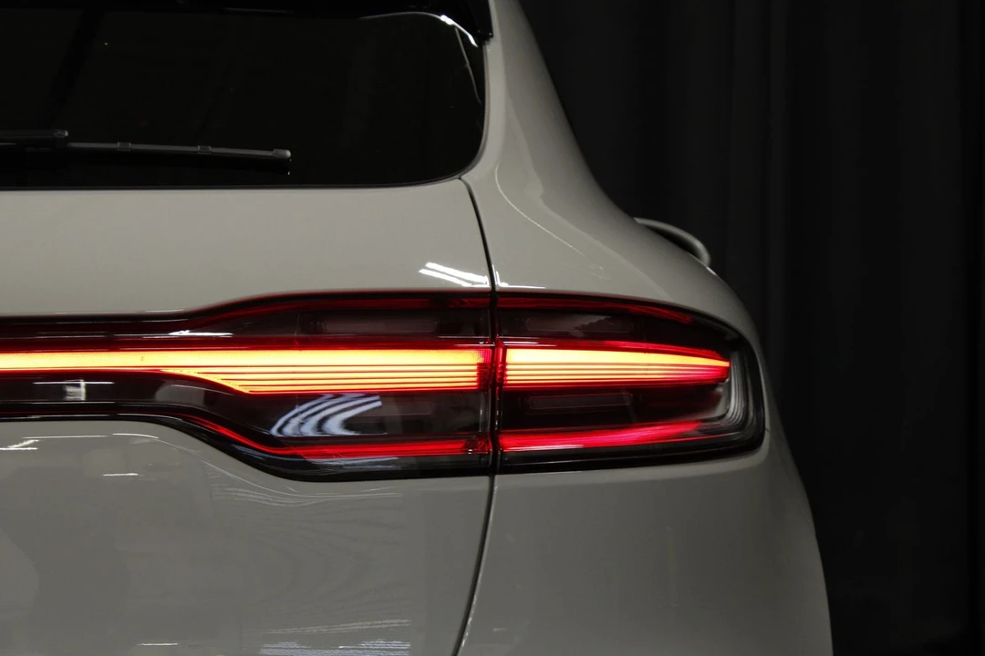 2026 Porsche Macan - Image 12 of 31