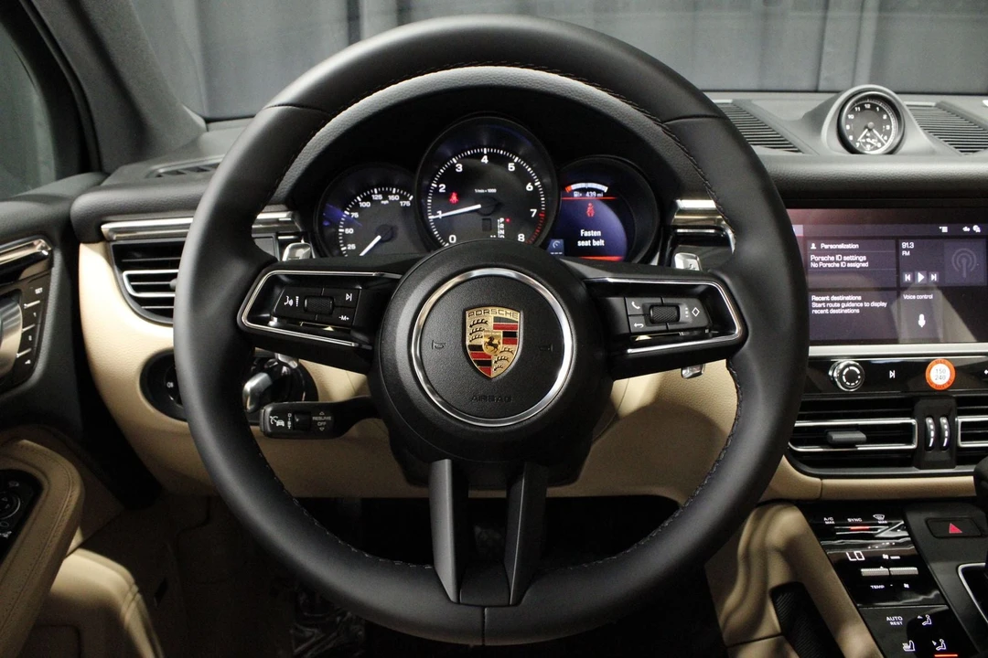 2026 Porsche Macan - Image 21 of 31