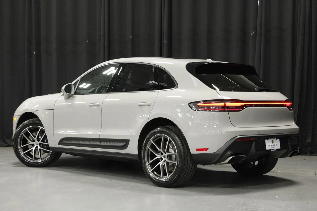 2026 Porsche Macan - Image 3 of 31