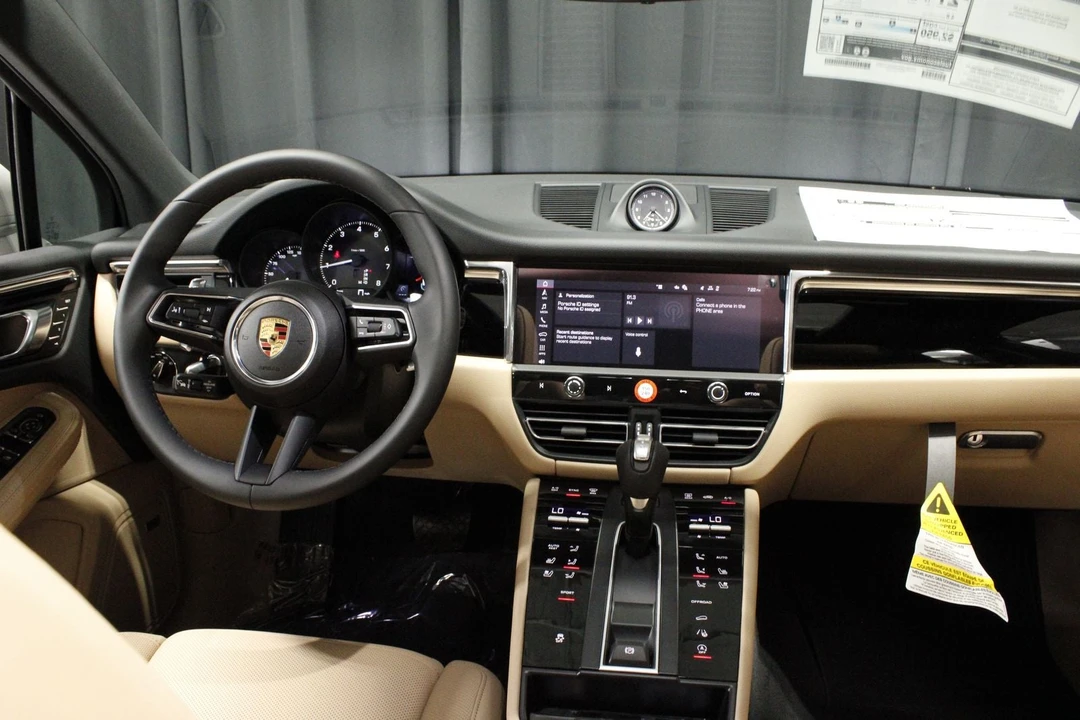 2026 Porsche Macan - Image 4 of 31