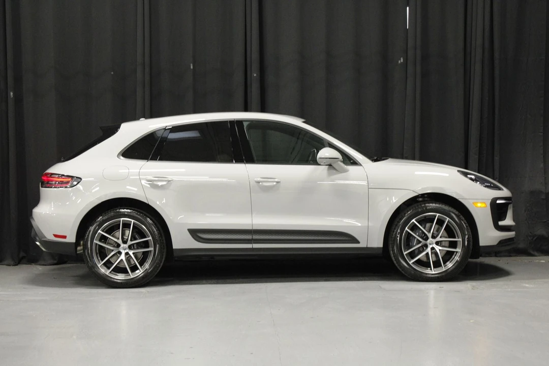 2026 Porsche Macan - Image 8 of 31
