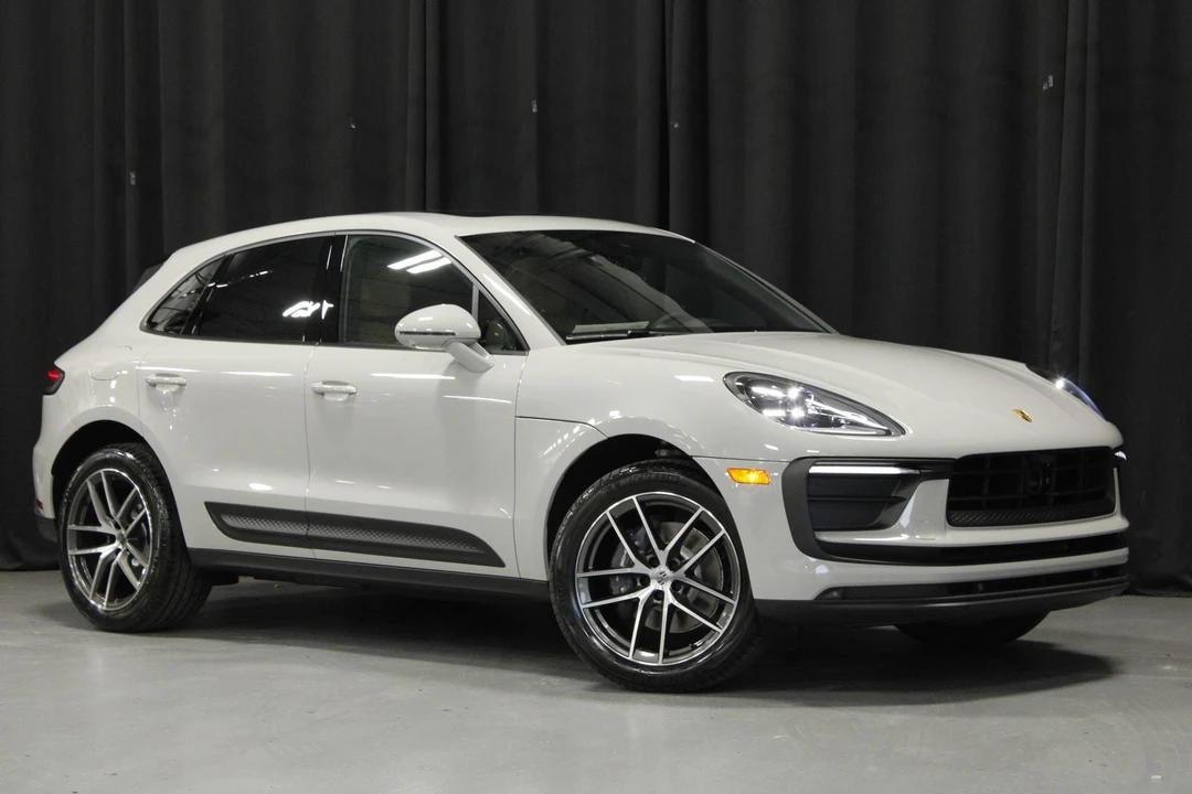 2026 Porsche Macan - Image 9 of 31