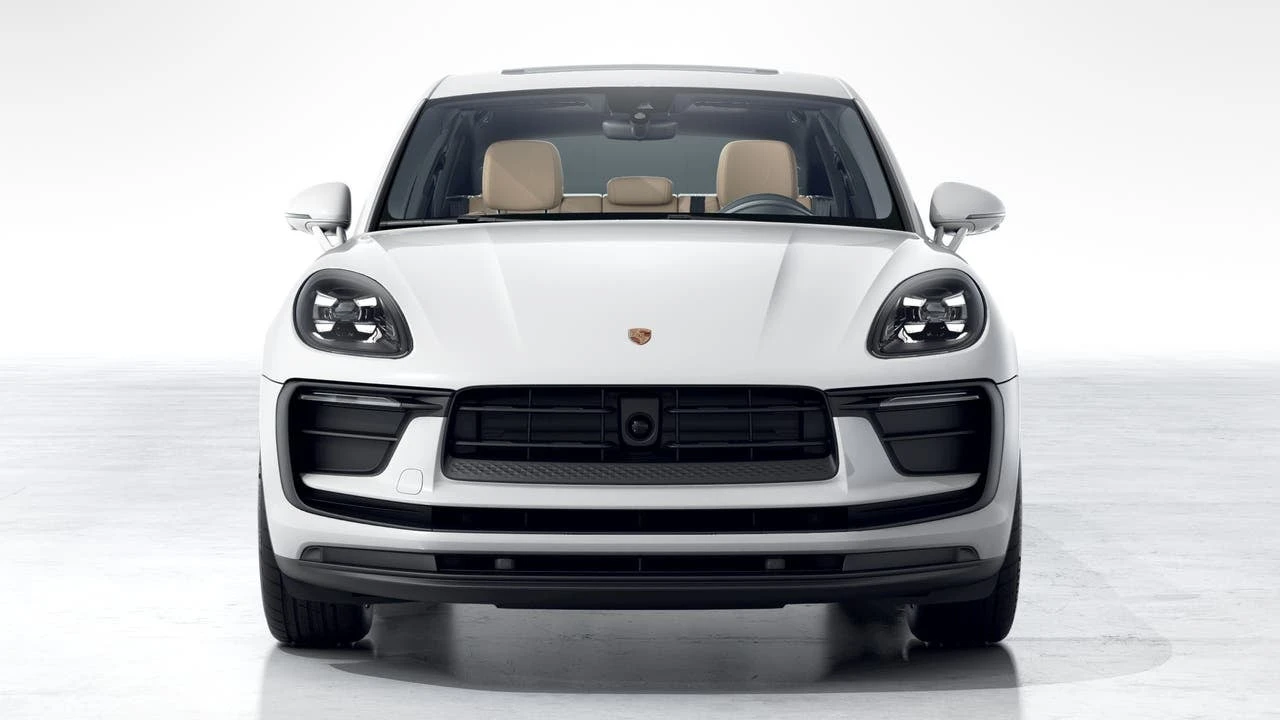 2026 Porsche Macan - Image 8 of 10