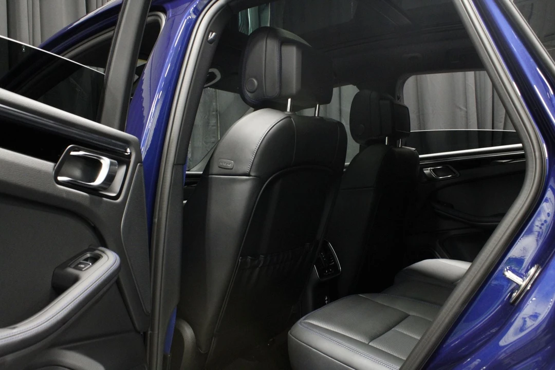 2026 Porsche Macan - Image 19 of 31