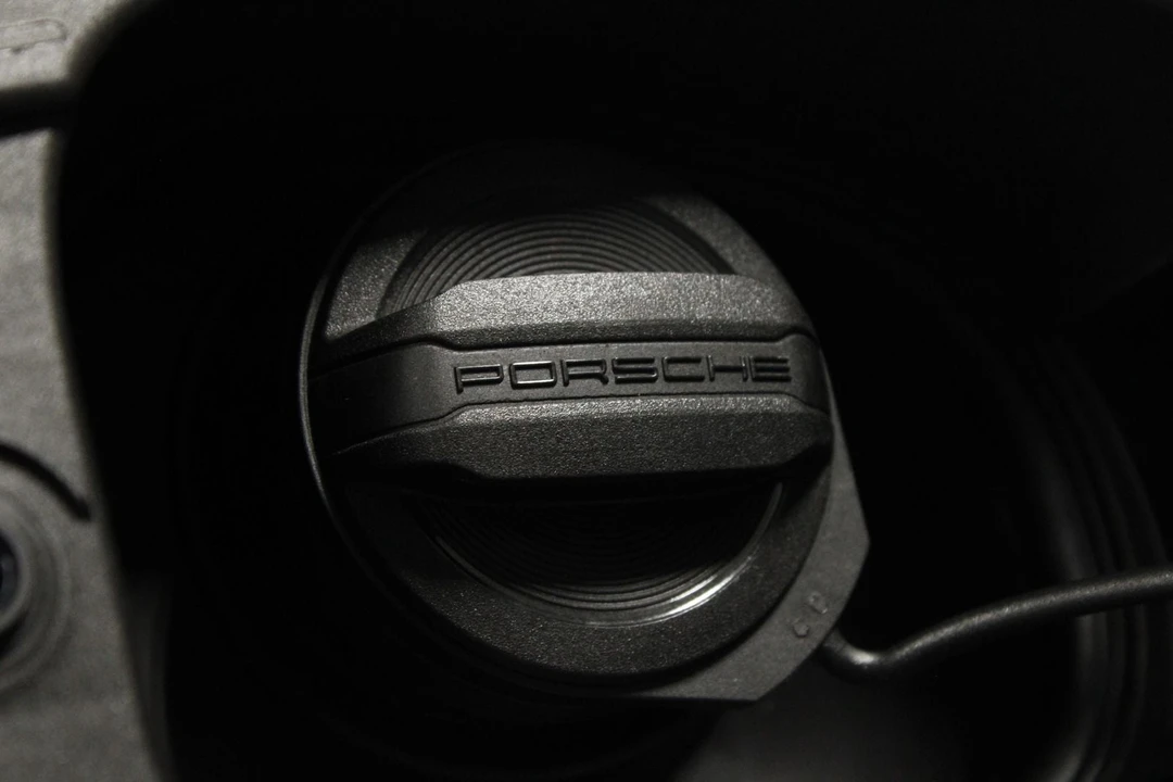 2026 Porsche Macan - Image 23 of 31