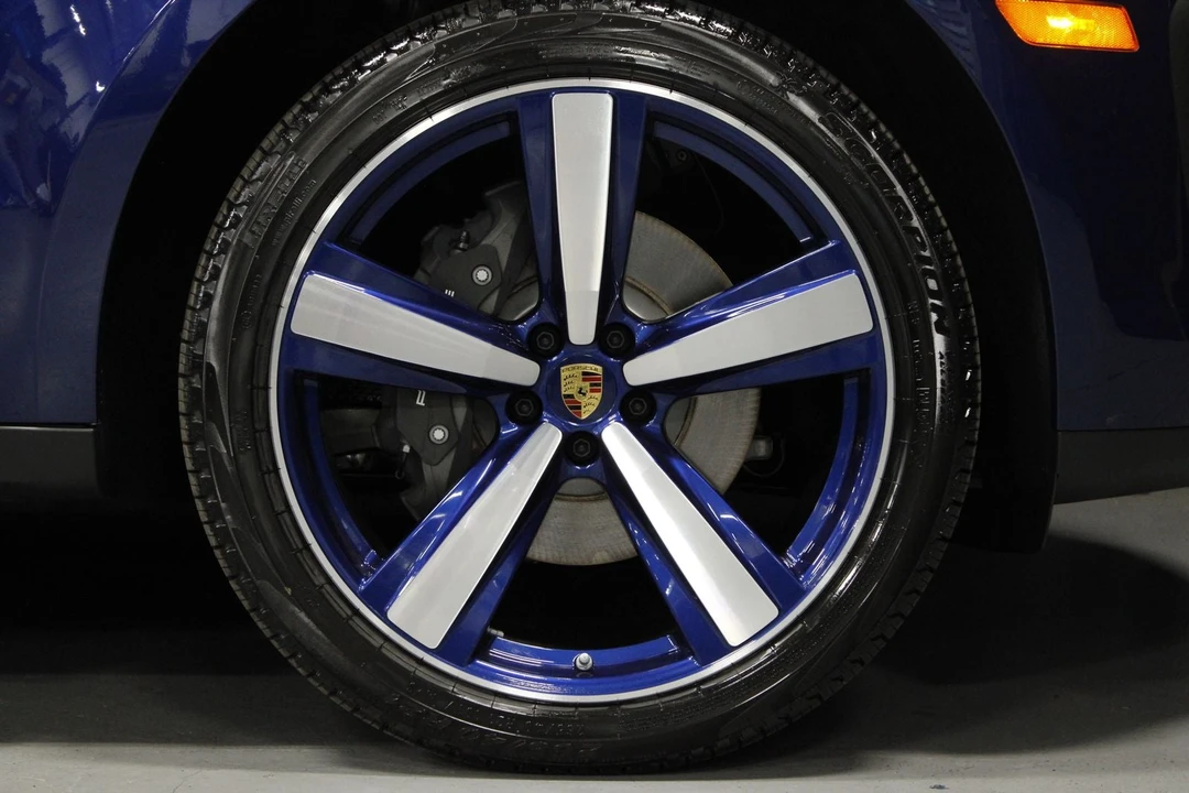 2026 Porsche Macan - Image 9 of 31