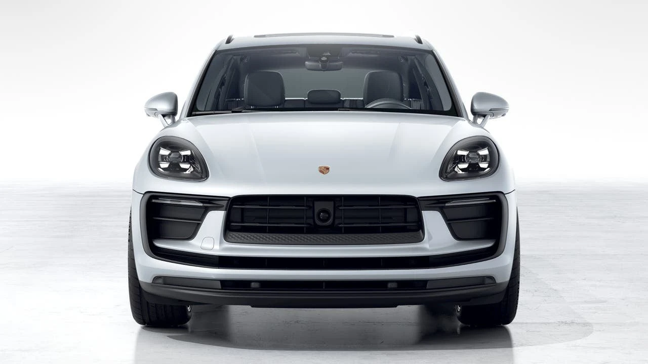 2026 Porsche Macan - Image 8 of 10