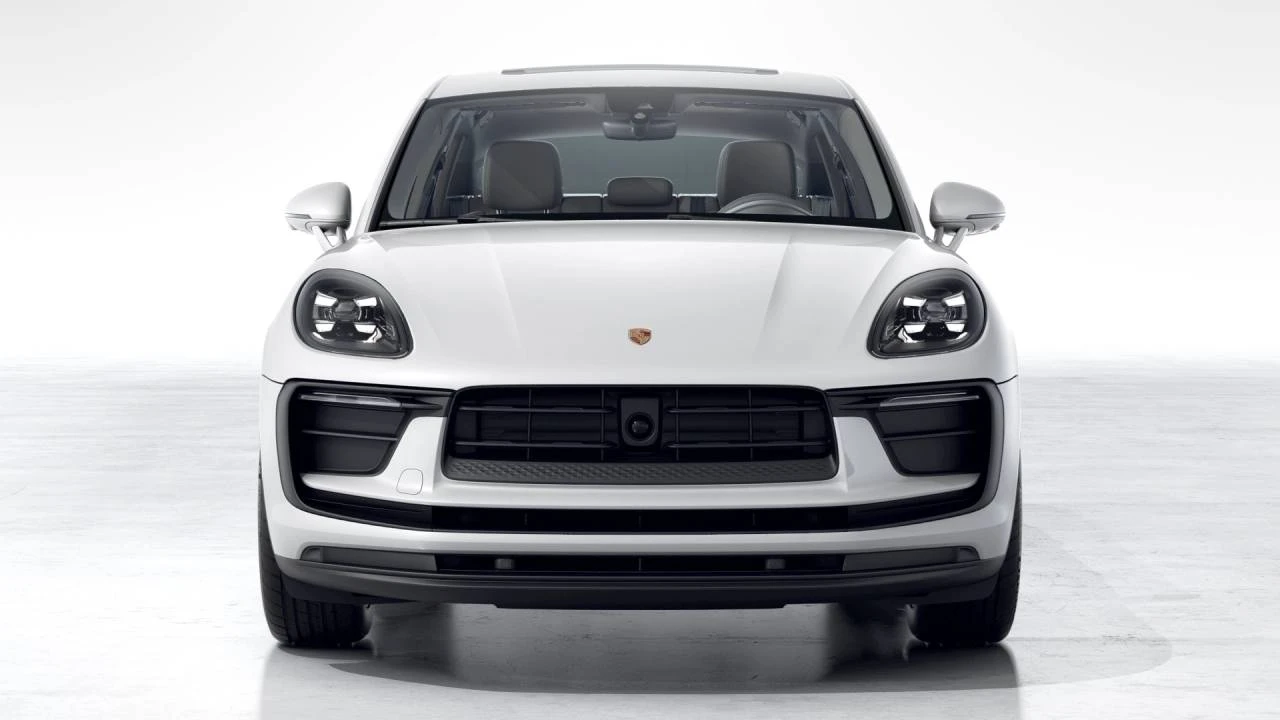 2026 Porsche Macan - Image 8 of 10