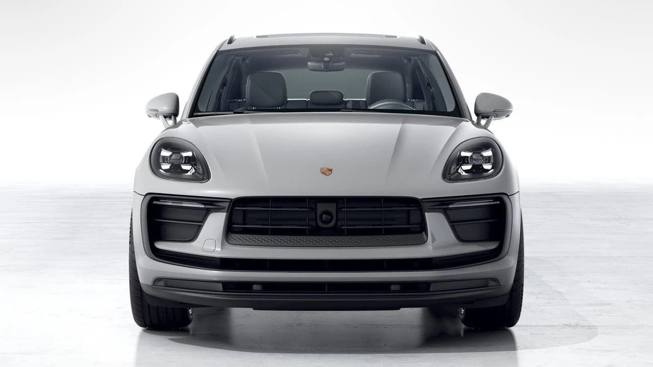 2026 Porsche Macan - Image 8 of 10