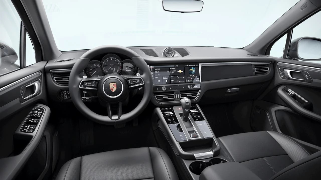 2026 Porsche Macan - Image 9 of 10