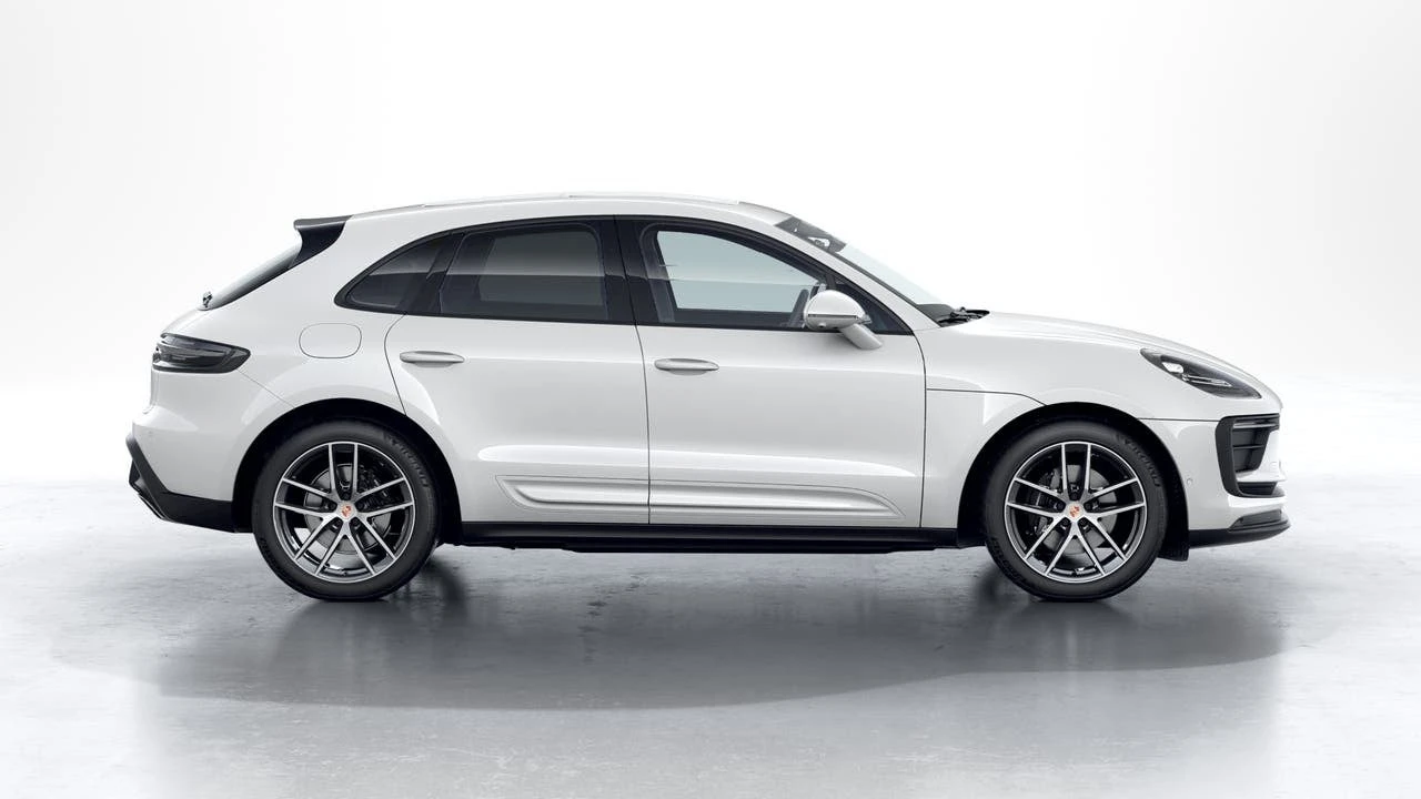 2026 Porsche Macan - Image 6 of 10