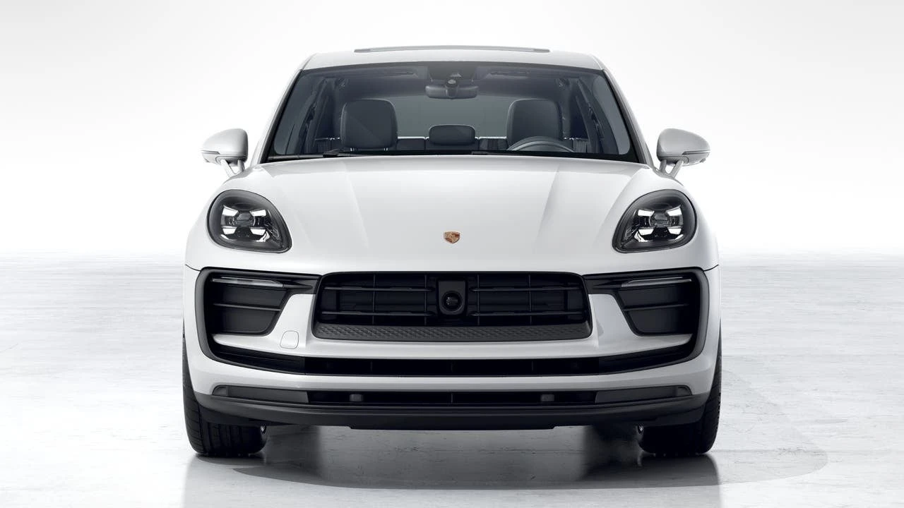 2026 Porsche Macan - Image 8 of 10