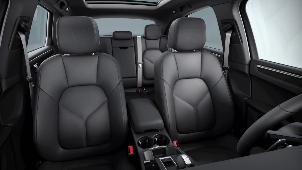 2026 Porsche Macan - Image 10 of 10