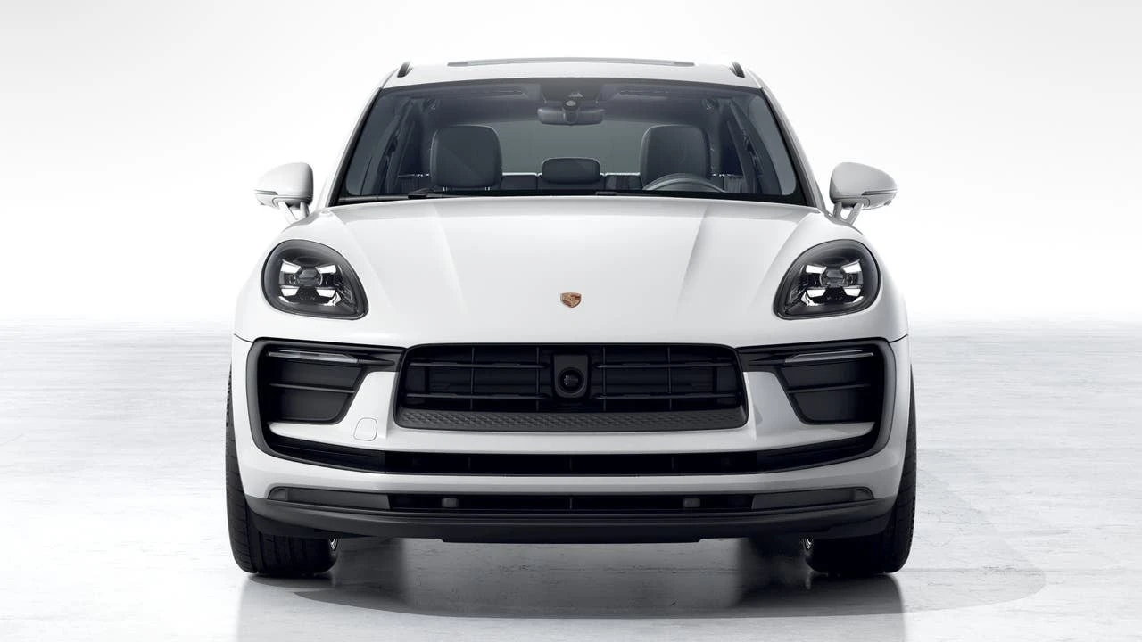 2026 Porsche Macan - Image 8 of 10