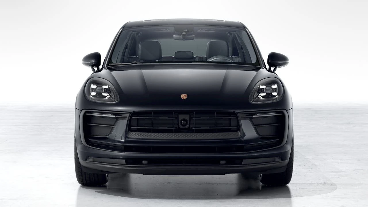 2026 Porsche Macan - Image 8 of 10