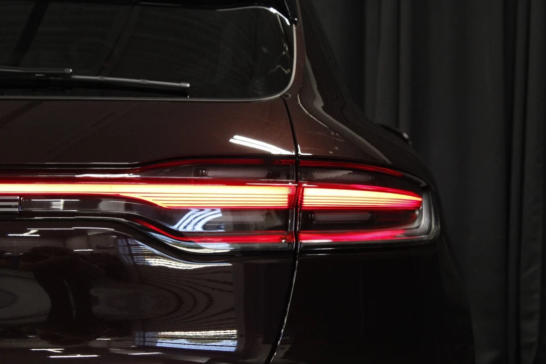 2026 Porsche Macan - Image 12 of 31