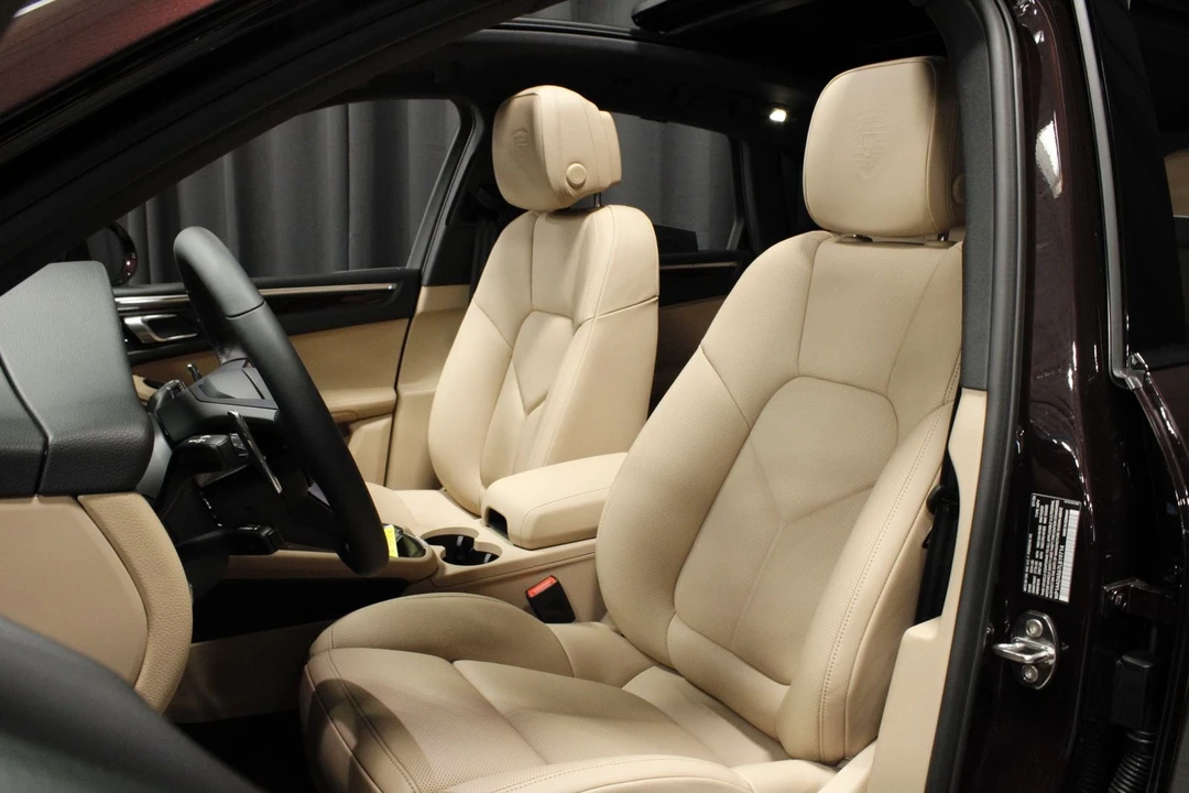 2026 Porsche Macan - Image 5 of 31