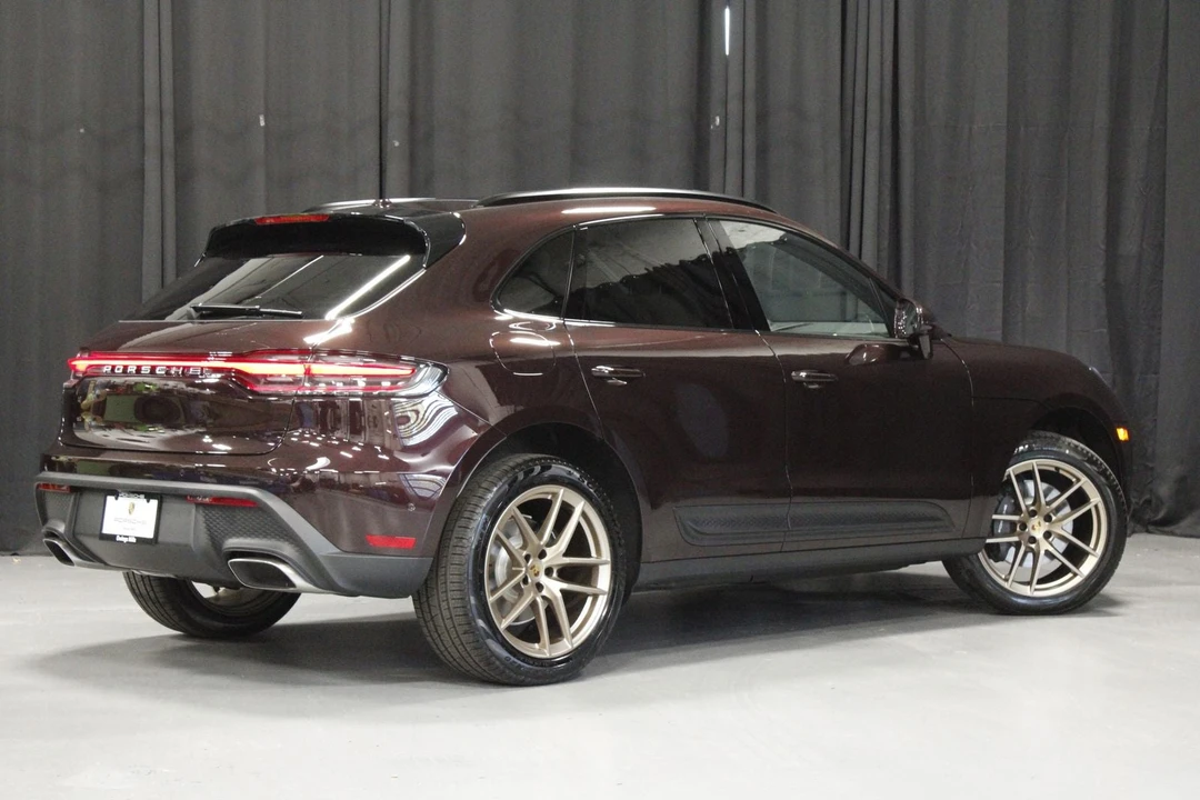 2026 Porsche Macan - Image 7 of 31
