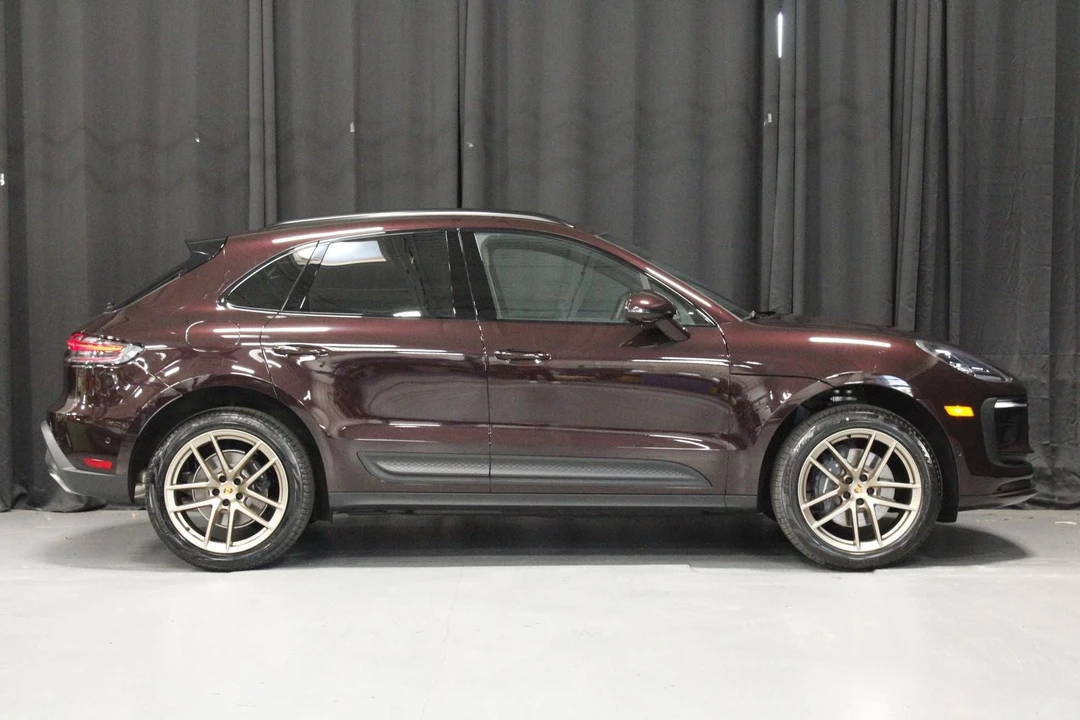 2026 Porsche Macan - Image 8 of 31