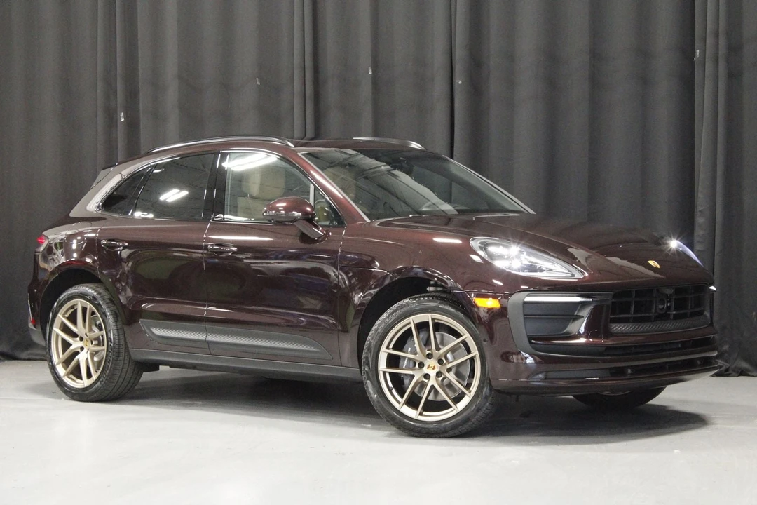 2026 Porsche Macan - Image 9 of 31