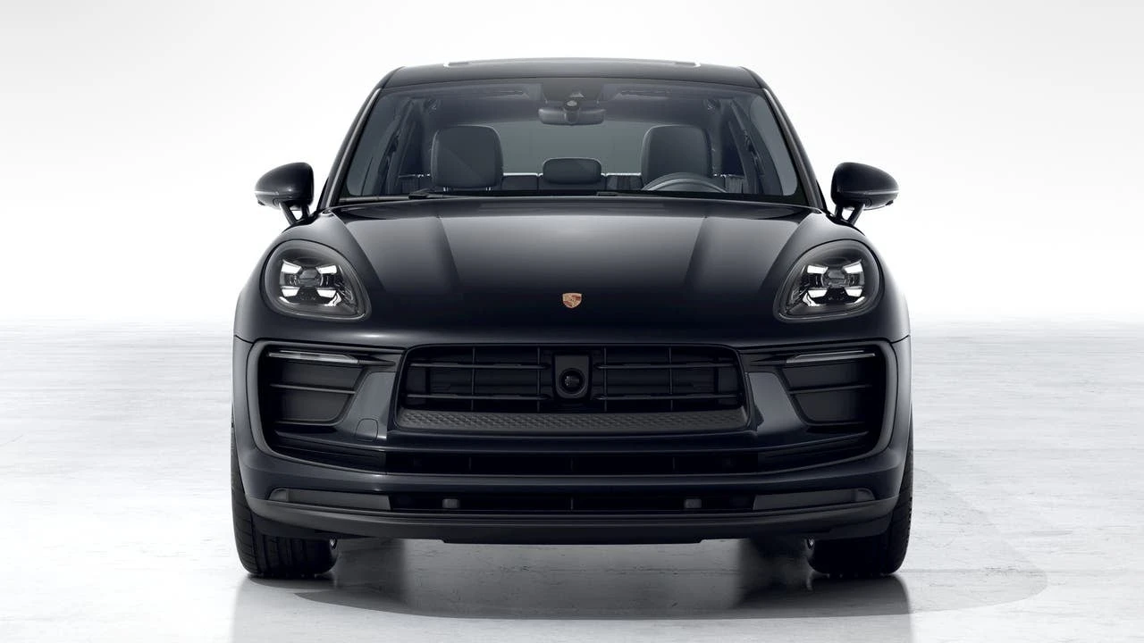 2026 Porsche Macan - Image 8 of 10