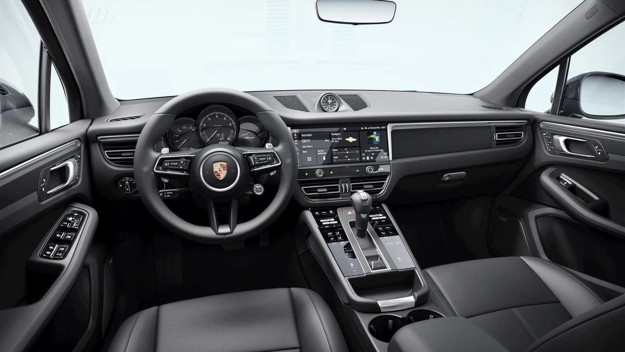 2026 Porsche Macan - Image 9 of 10