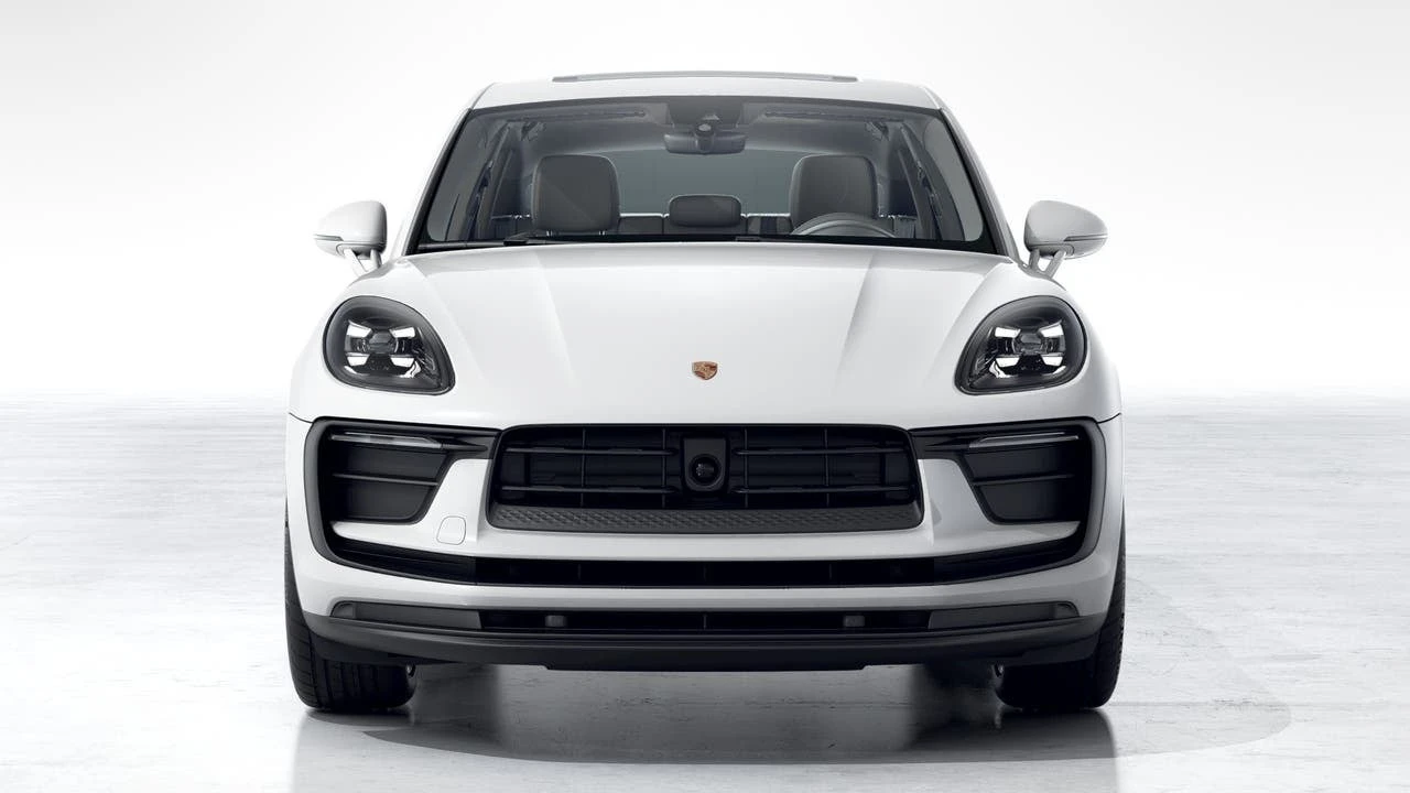 2026 Porsche Macan - Image 8 of 10