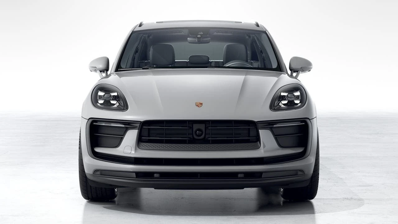 2026 Porsche Macan - Image 8 of 10