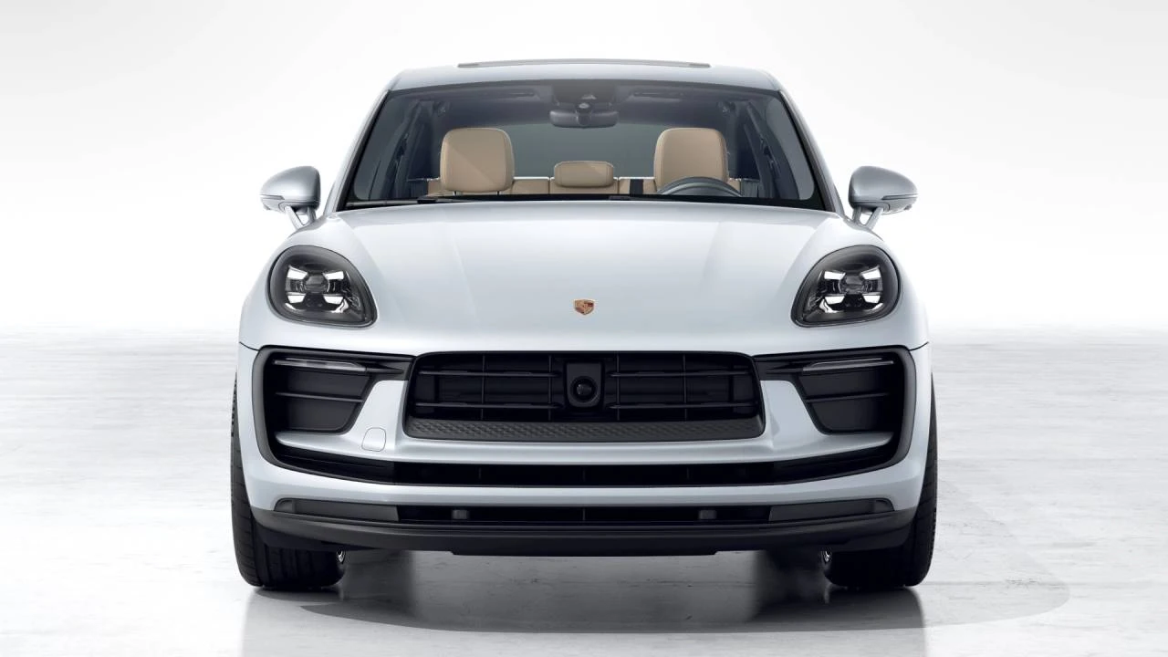 2026 Porsche Macan - Image 8 of 10