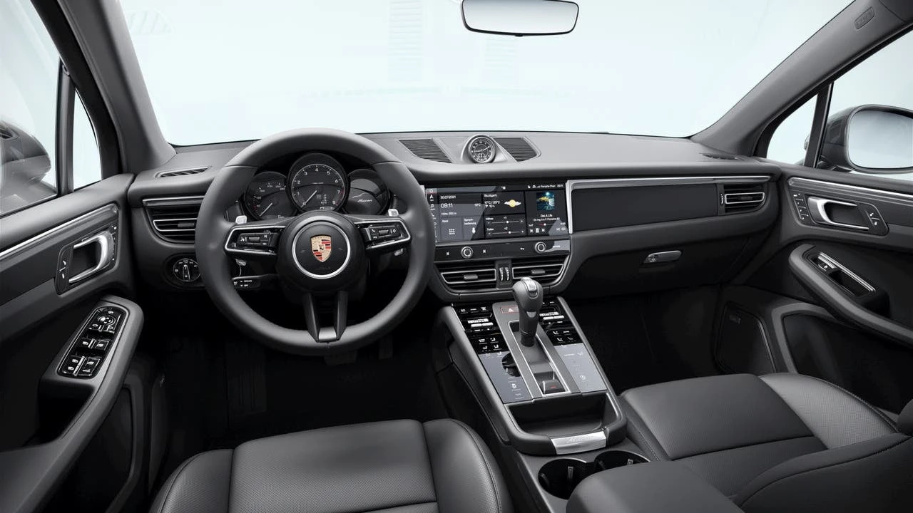 2026 Porsche Macan - Image 9 of 10