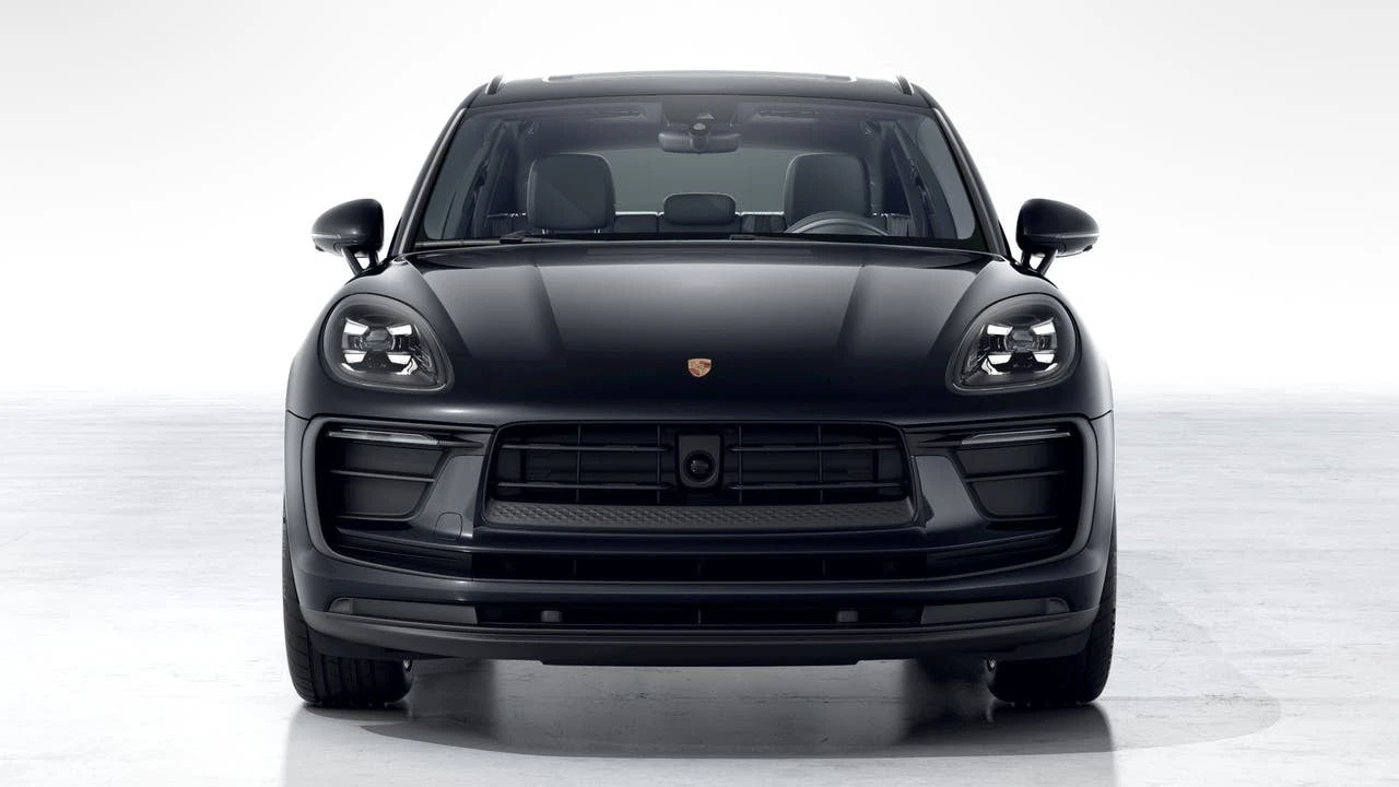 2026 Porsche Macan - Image 8 of 10