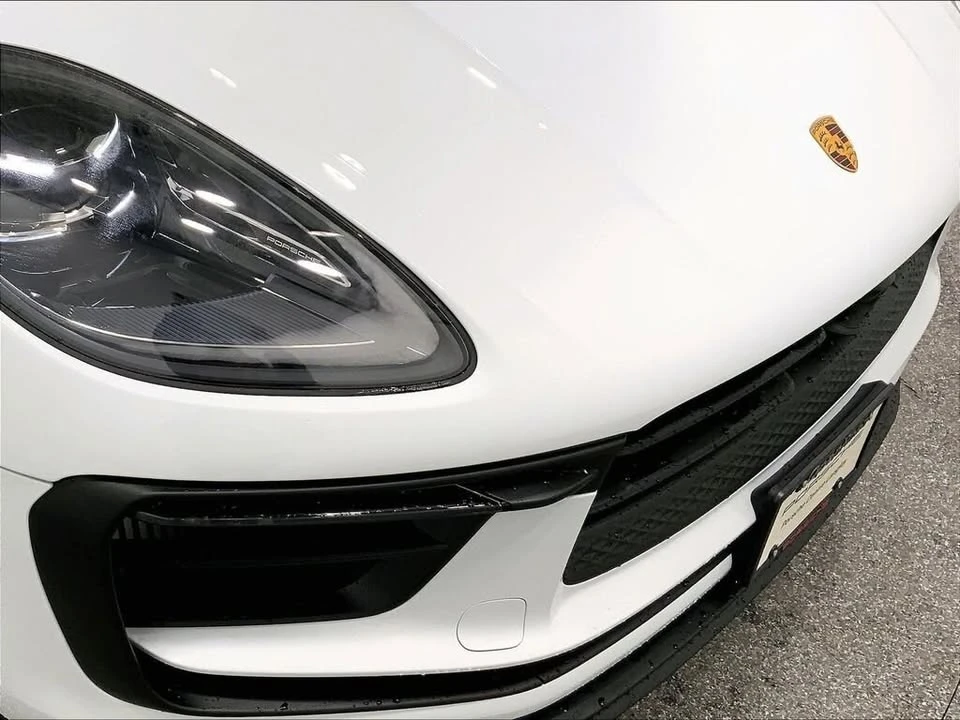 2026 Porsche Macan Electric - Image 9 of 20