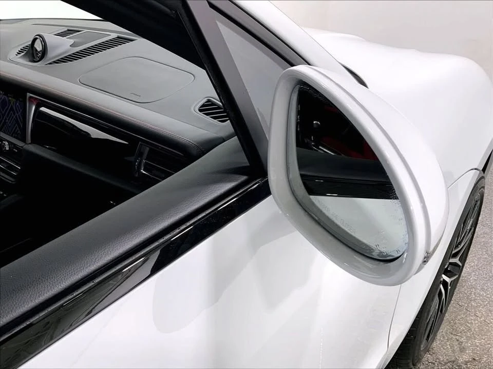 2026 Porsche Macan Electric - Image 13 of 20