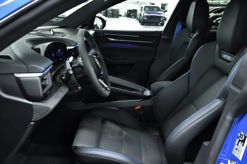 2026 Porsche Macan Electric - Image 4 of 4
