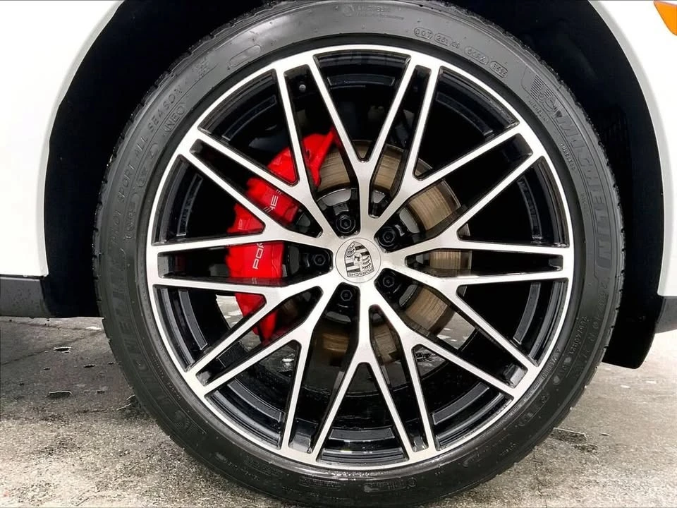 2026 Porsche Macan Electric - Image 19 of 20