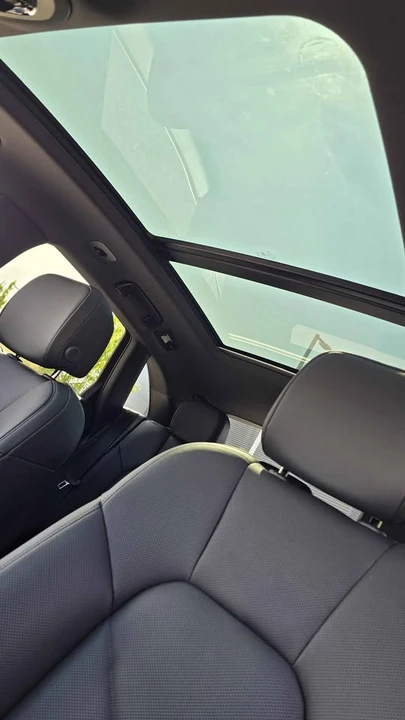 2026 Porsche Macan Electric - Image 12 of 14
