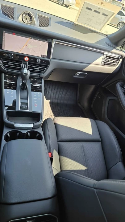 2026 Porsche Macan Electric - Image 10 of 14