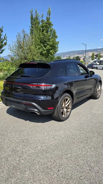 2026 Porsche Macan Electric - Image 3 of 14