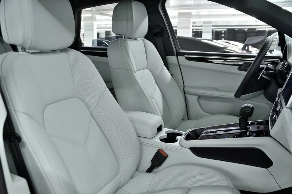 2026 Porsche Macan Electric - Image 4 of 4