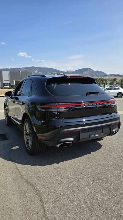 2026 Porsche Macan Electric - Image 4 of 14