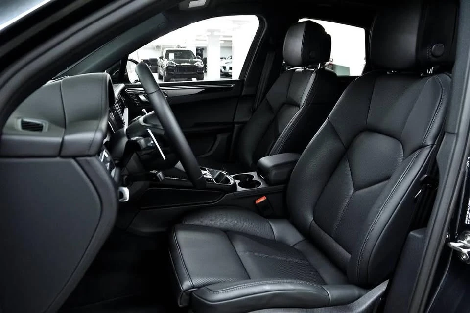 2026 Porsche Macan Electric - Image 4 of 4