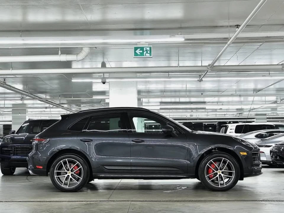 2026 Porsche Macan Electric - Image 2 of 4
